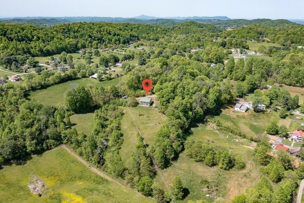 280 Lester Road Blountville, TN 37617 - Photo 8 of 66 7