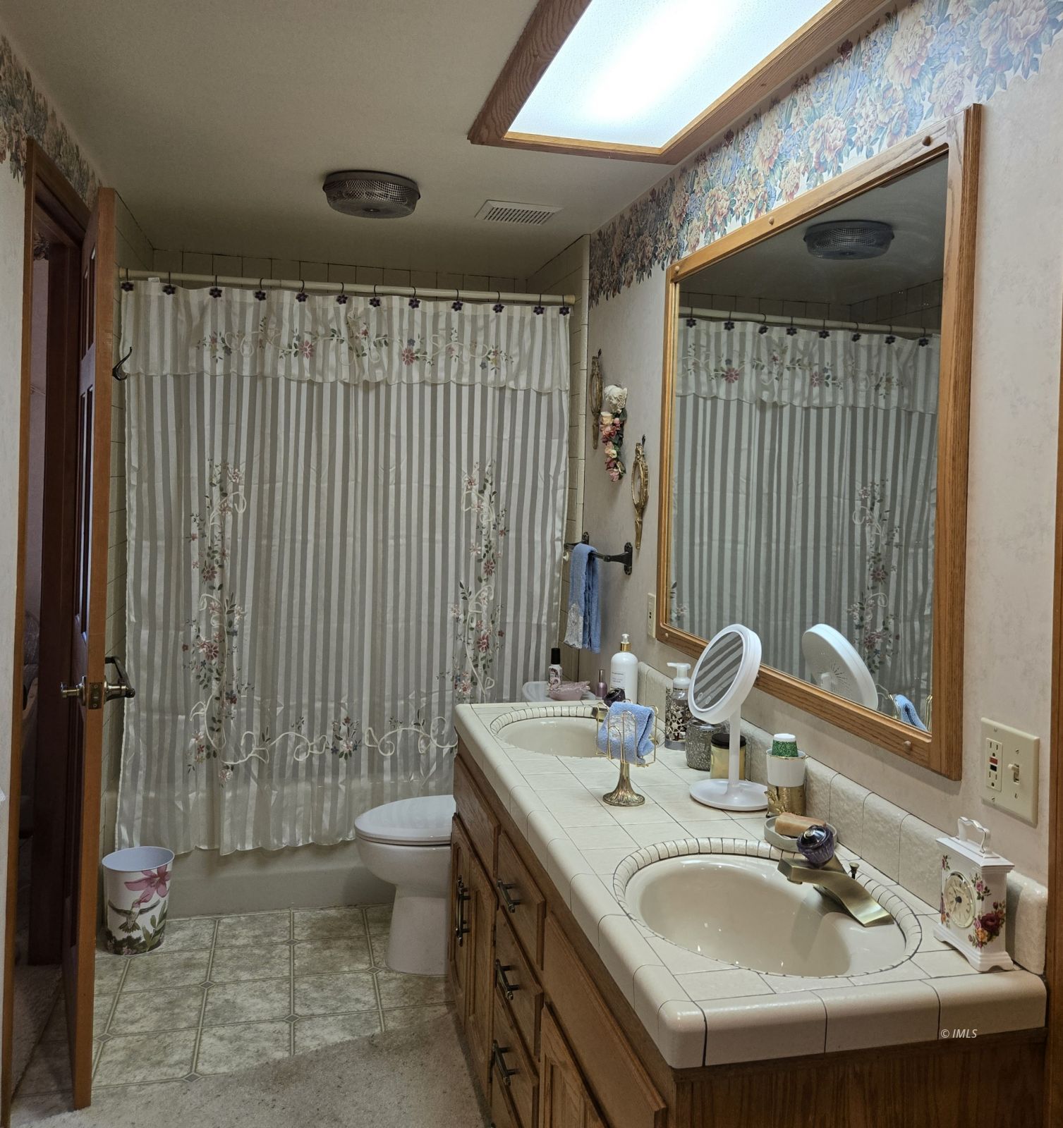 221 Mt Tom Road Bishop, CA 93514 - Photo 14 of 23 Bathroom