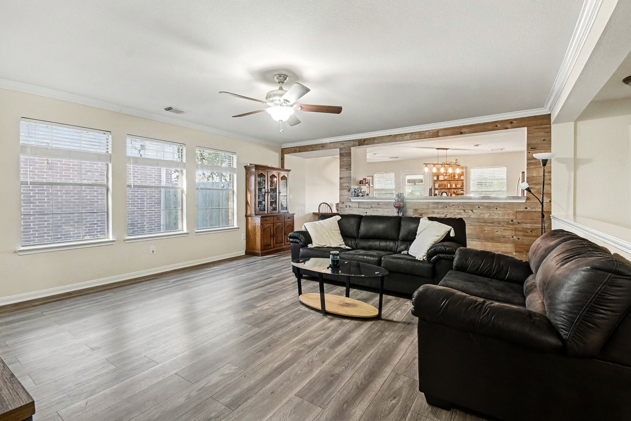 1318 Stevens Court Rosenberg, TX 77471 - Photo 7 of 32 a living room with furniture and a large window