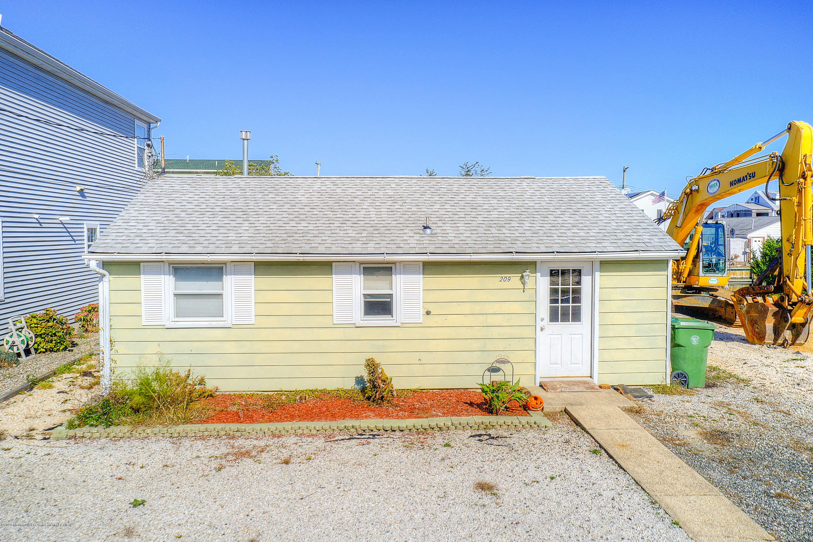 209 Pine Drive Bayville, NJ 08721 - Photo 3 of 34 209PineDroneOnline-31