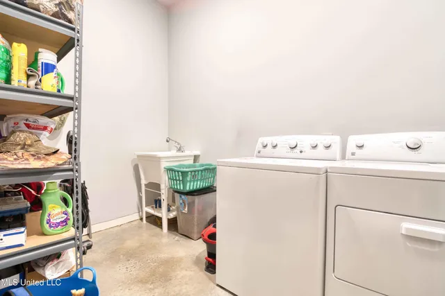 $430,000 | 301 Summer Oaks Drive, Lamar, MS 38642