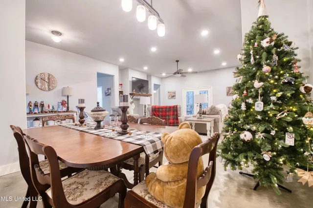 $430,000 | 301 Summer Oaks Drive, Lamar, MS 38642