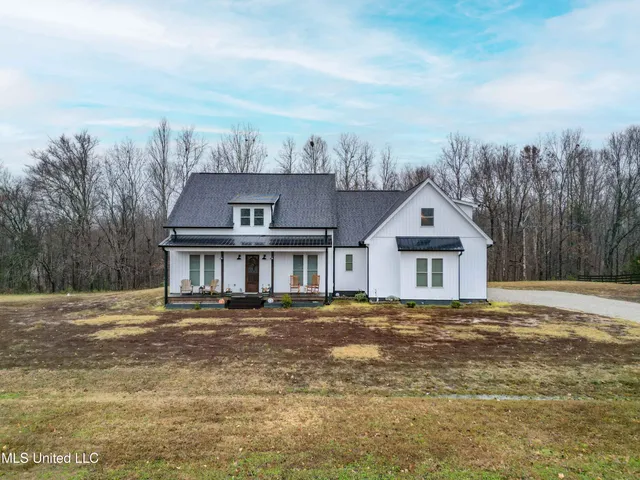 $430,000 | 301 Summer Oaks Drive, Lamar, MS 38642