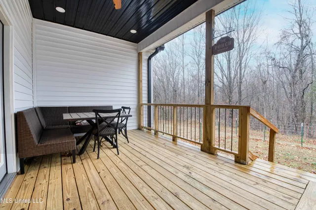 $430,000 | 301 Summer Oaks Drive, Lamar, MS 38642