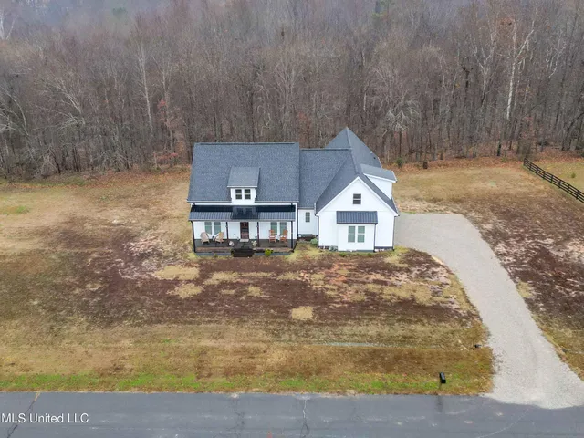 $430,000 | 301 Summer Oaks Drive, Lamar, MS 38642