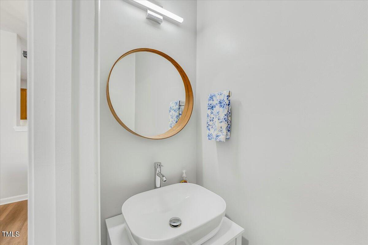 401 Scripps Lane, Unit 102 Raleigh, NC 27610 - Photo 11 of 27 11-P1156600