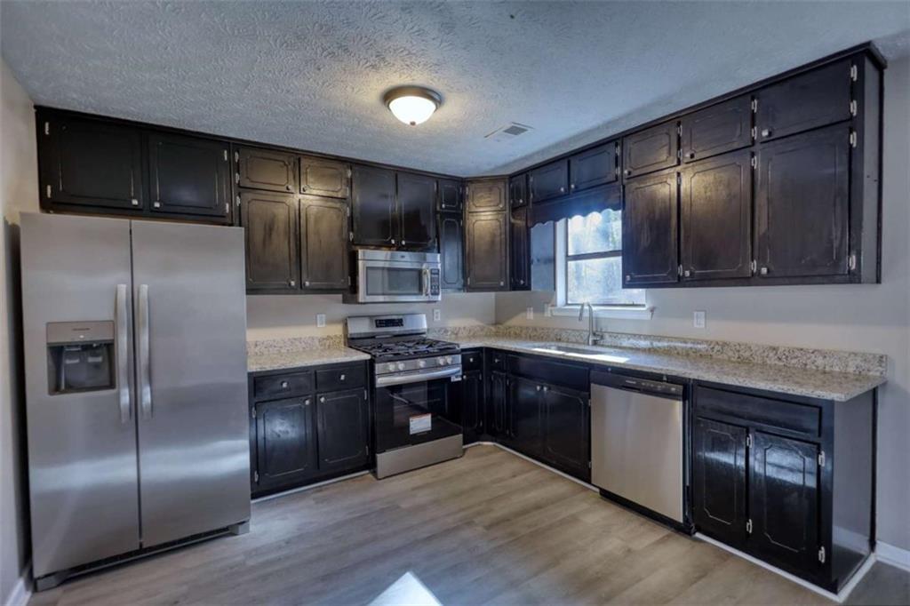 85 Valley Drive Stockbridge, GA 30281 - Photo 10 of 33