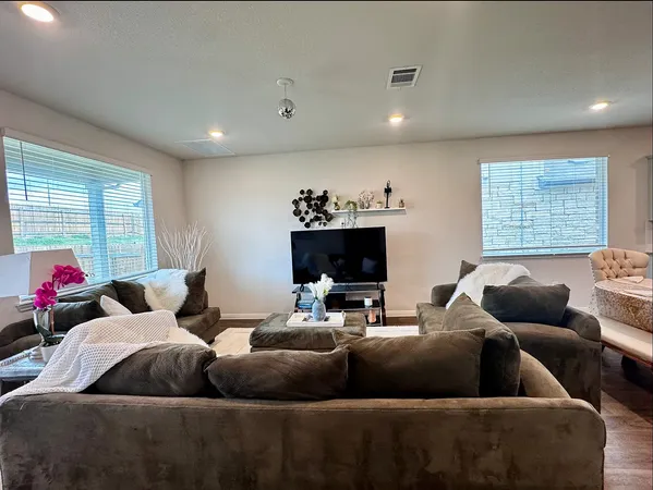 $3,500 | 204 Brooklyn Drive, Georgetown, TX 78626