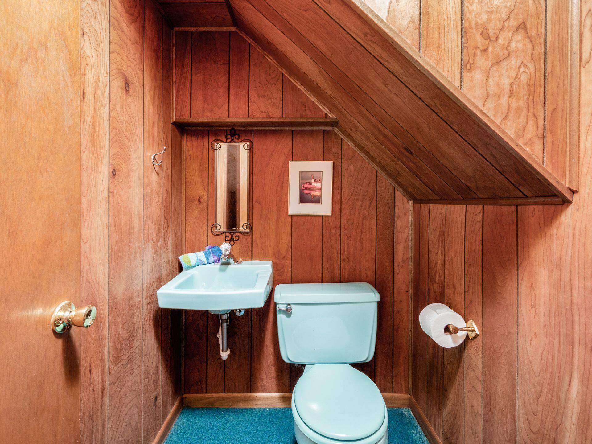 628 Old Farm Road Columbus, OH 43213 - Photo 48 of 71 LL Half Bathroom