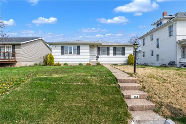 $225,000 | 1413 30th Avenue, Moline, IL 61265