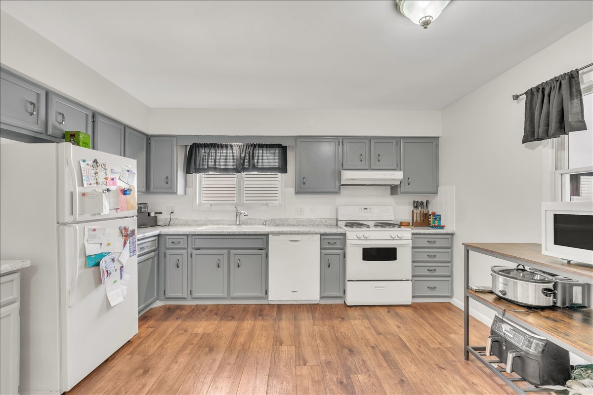 1413 30th Avenue Moline, IL 61265 - Photo 12 of 45