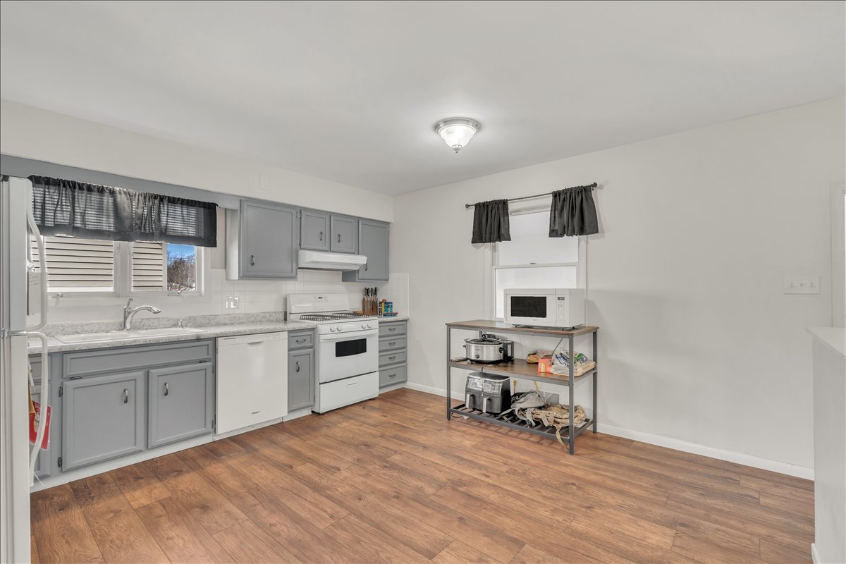 1413 30th Avenue Moline, IL 61265 - Photo 13 of 45