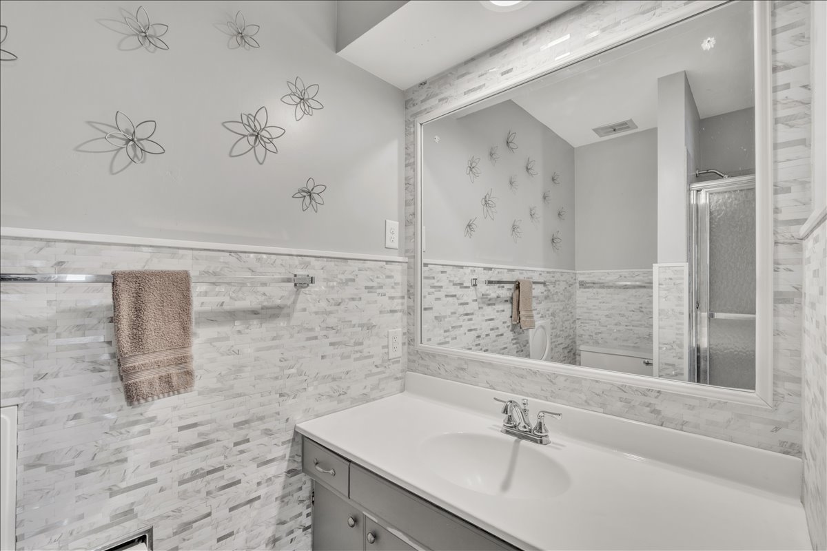 1413 30th Avenue Moline, IL 61265 - Photo 31 of 45