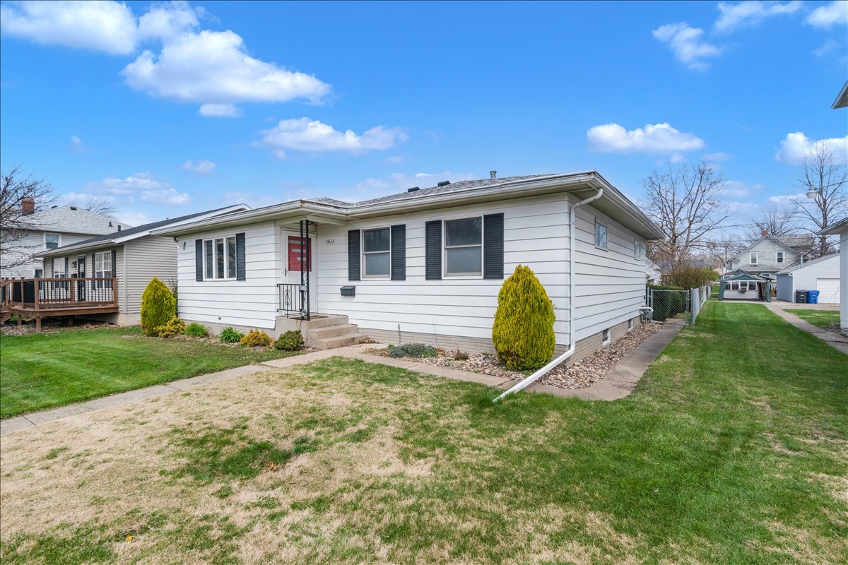 1413 30th Avenue Moline, IL 61265 - Photo 4 of 45