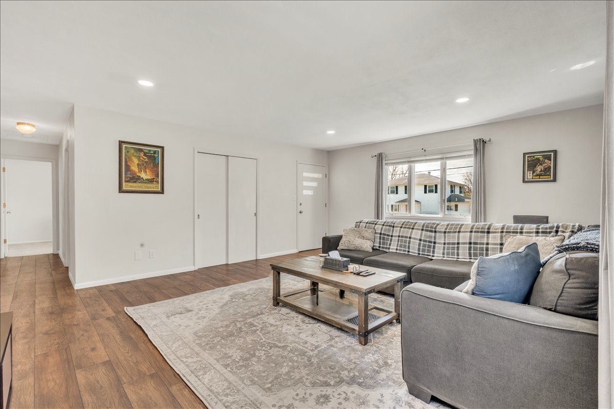 1413 30th Avenue Moline, IL 61265 - Photo 7 of 45