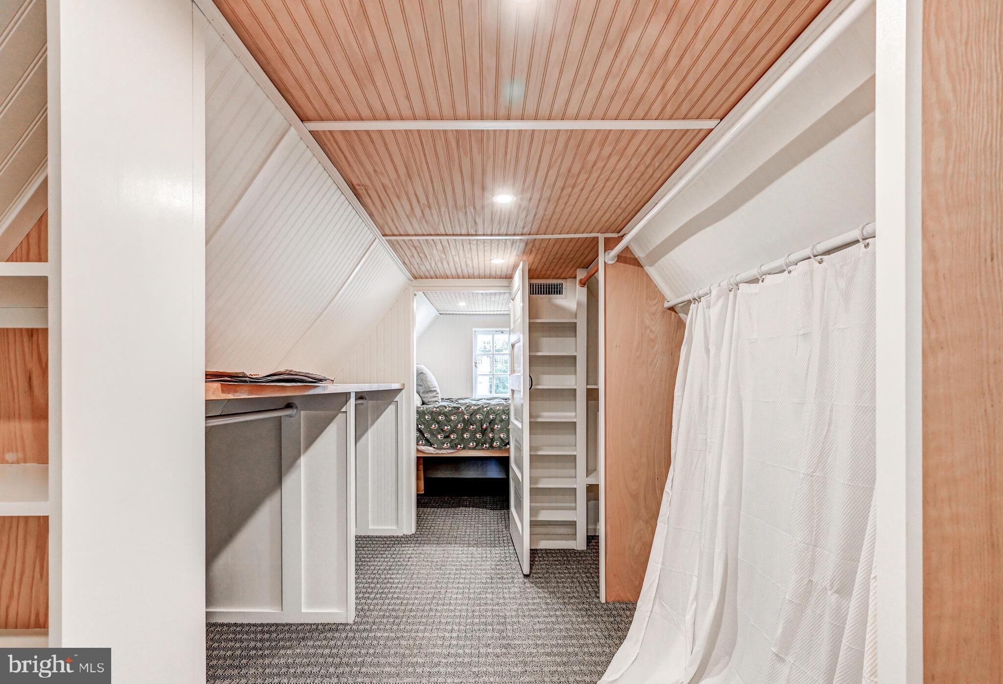 209 Paddington Road Baltimore, MD 21212 - Photo 28 of 36 a view of entryway