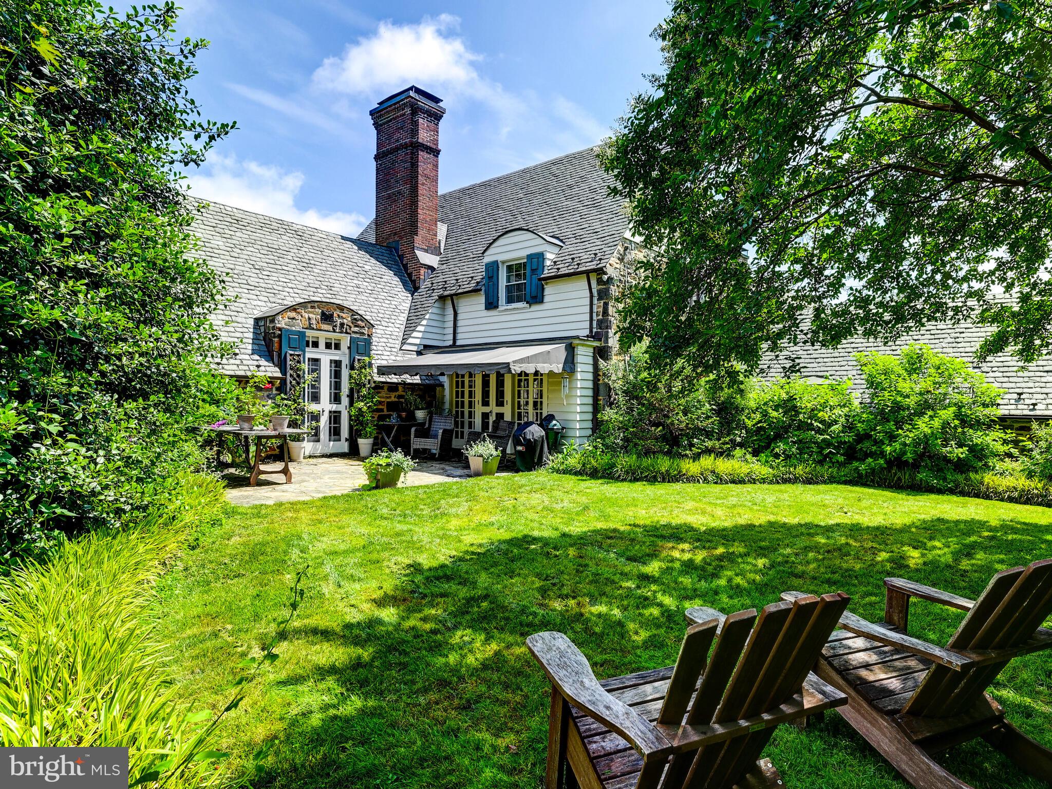 209 Paddington Road Baltimore, MD 21212 - Photo 30 of 36 a front view of a house with garden and patio