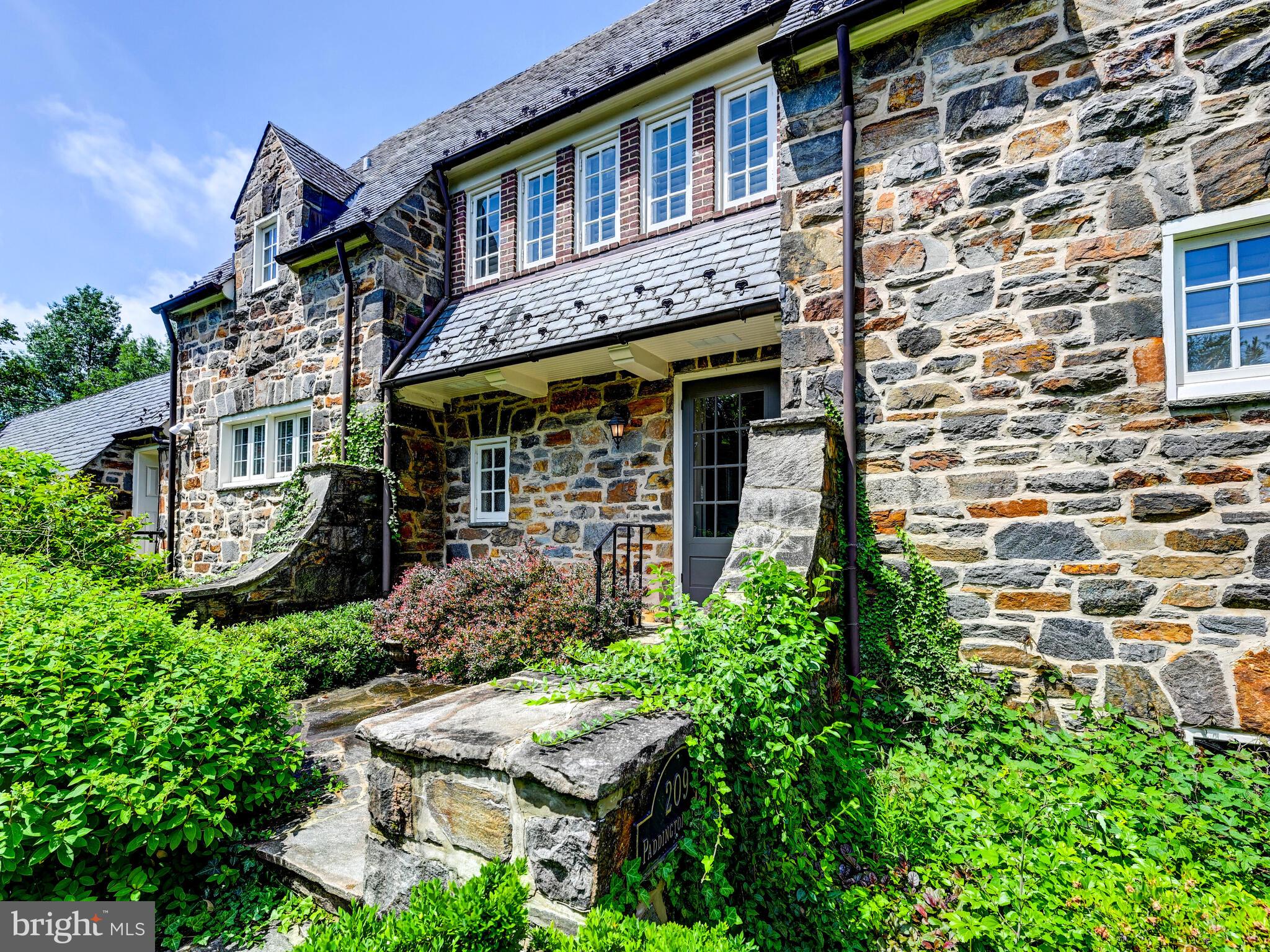 209 Paddington Road Baltimore, MD 21212 - Photo 3 of 36 front view of a house with a garden