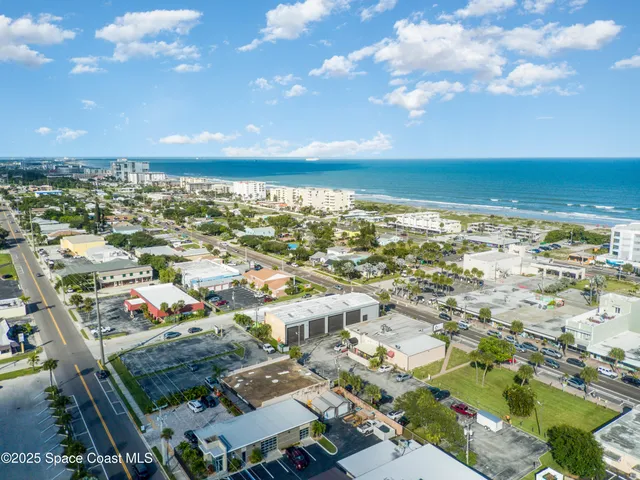 $475,000 | 222 North 1st Street, Cocoa Beach, FL 32931