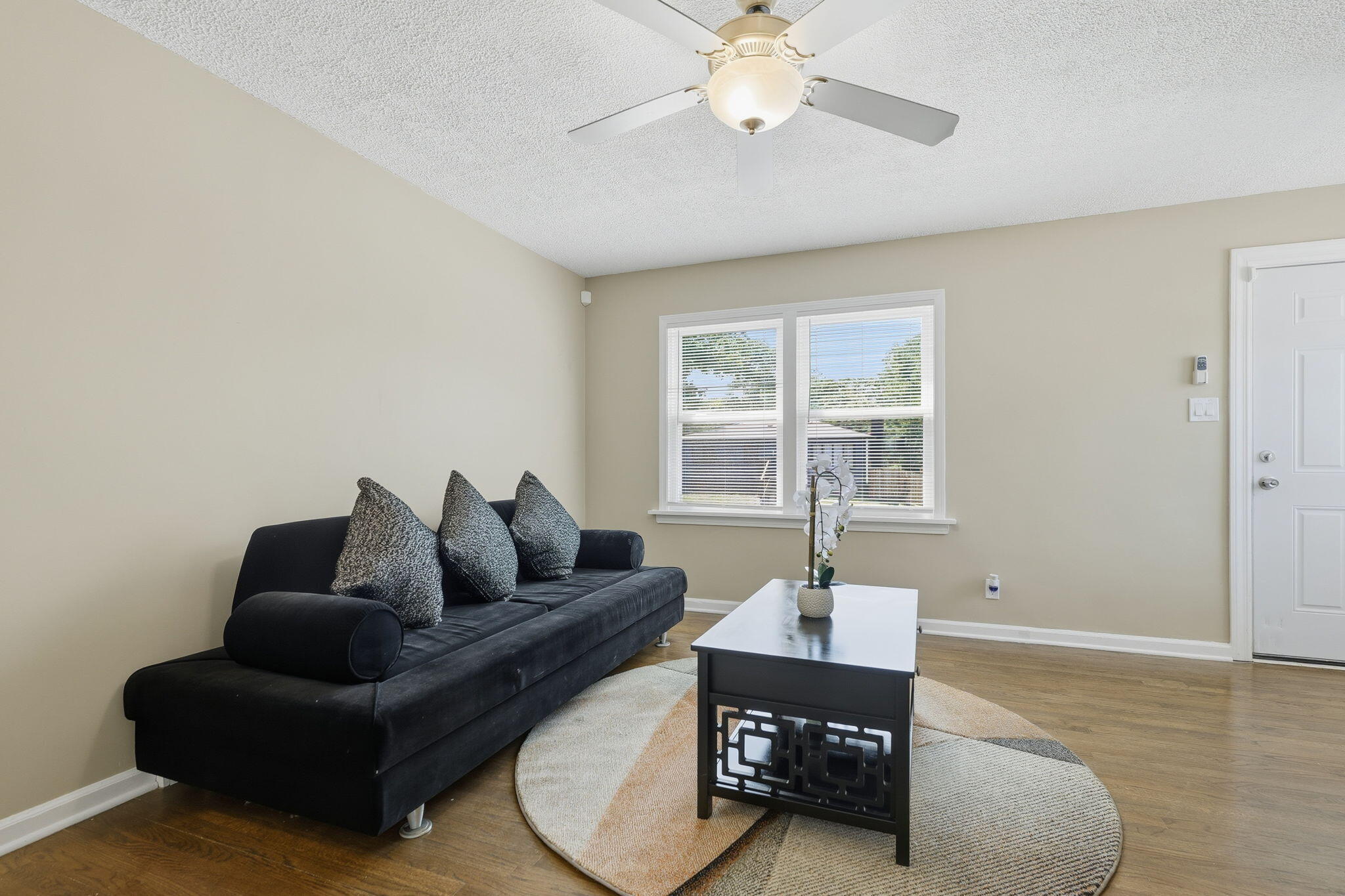 1001 Utah Street Gary, IN 46403 - Photo 4 of 19 2048x1365