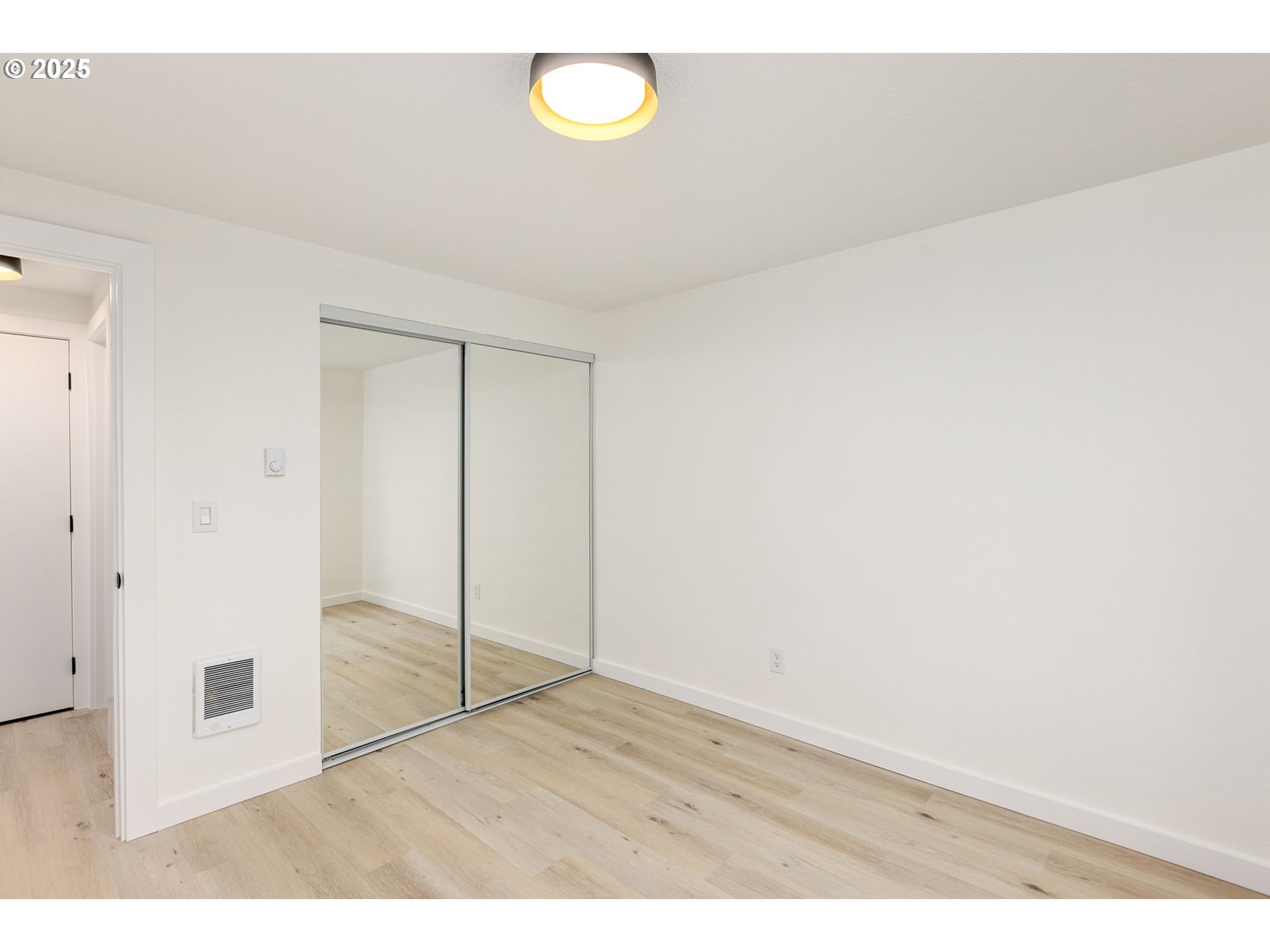 14095 Southwest Walker Road Beaverton, OR 97005 - Photo 7 of 27 Gallery Image 7