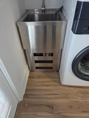 $349,900 | 19371 Shadyside Street, Livonia, MI 48152