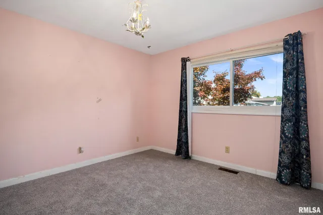 $2,250 | 107 Chestnut Drive, Morton, IL 61550