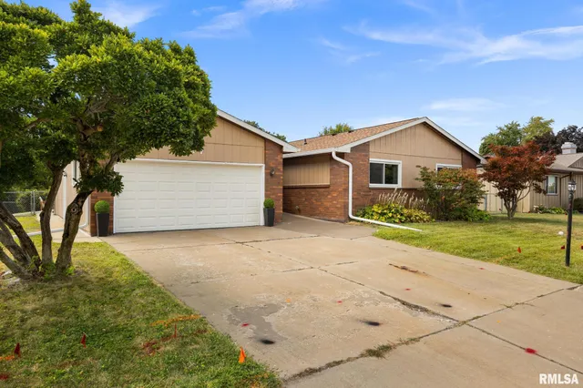 $2,250 | 107 Chestnut Drive, Morton, IL 61550