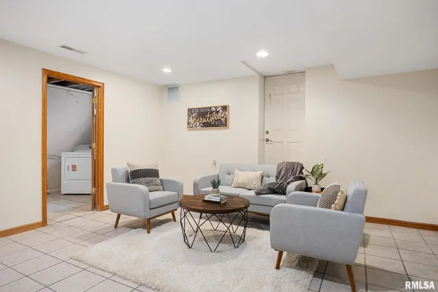 $2,250 | 107 Chestnut Drive, Morton, IL 61550