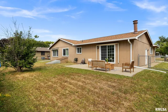 $2,250 | 107 Chestnut Drive, Morton, IL 61550