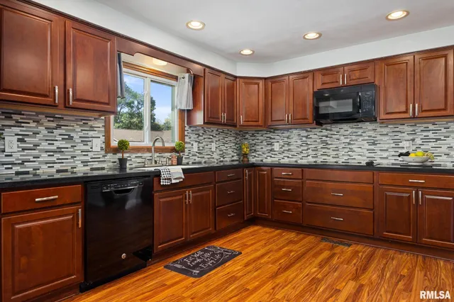 $2,250 | 107 Chestnut Drive, Morton, IL 61550