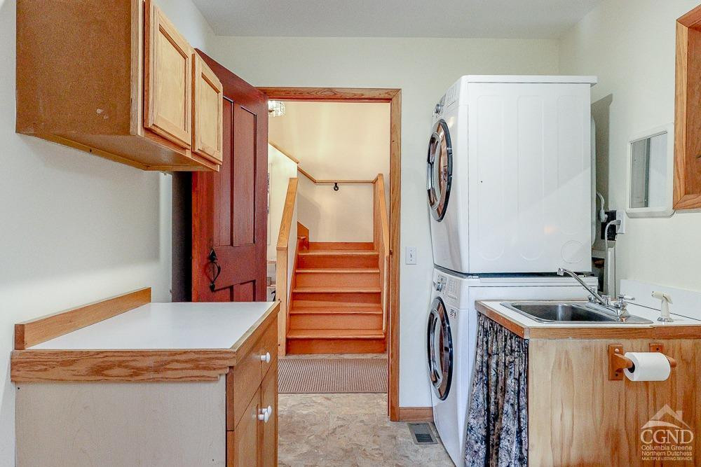 286 West Hill Road New Lebanon, NY 12125 - Photo 14 of 36 a view of hallway with washer and dryer