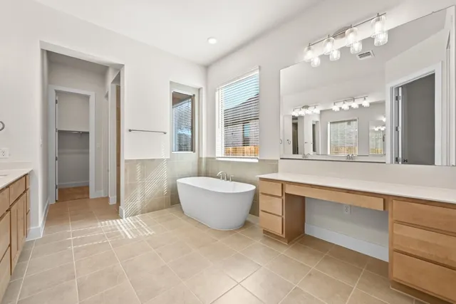 $949,787 | 268 Wood Thrush Run, Kyle, TX 78640