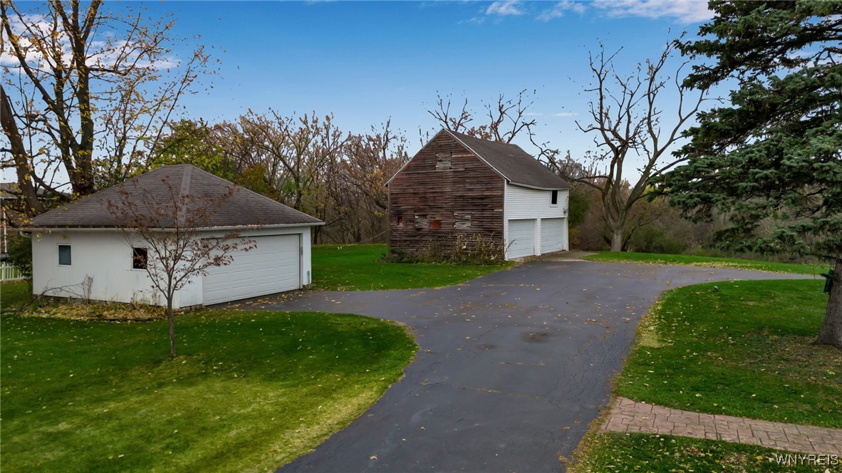 872 French Road Cheektowaga, NY 14227 - Photo 4 of 47