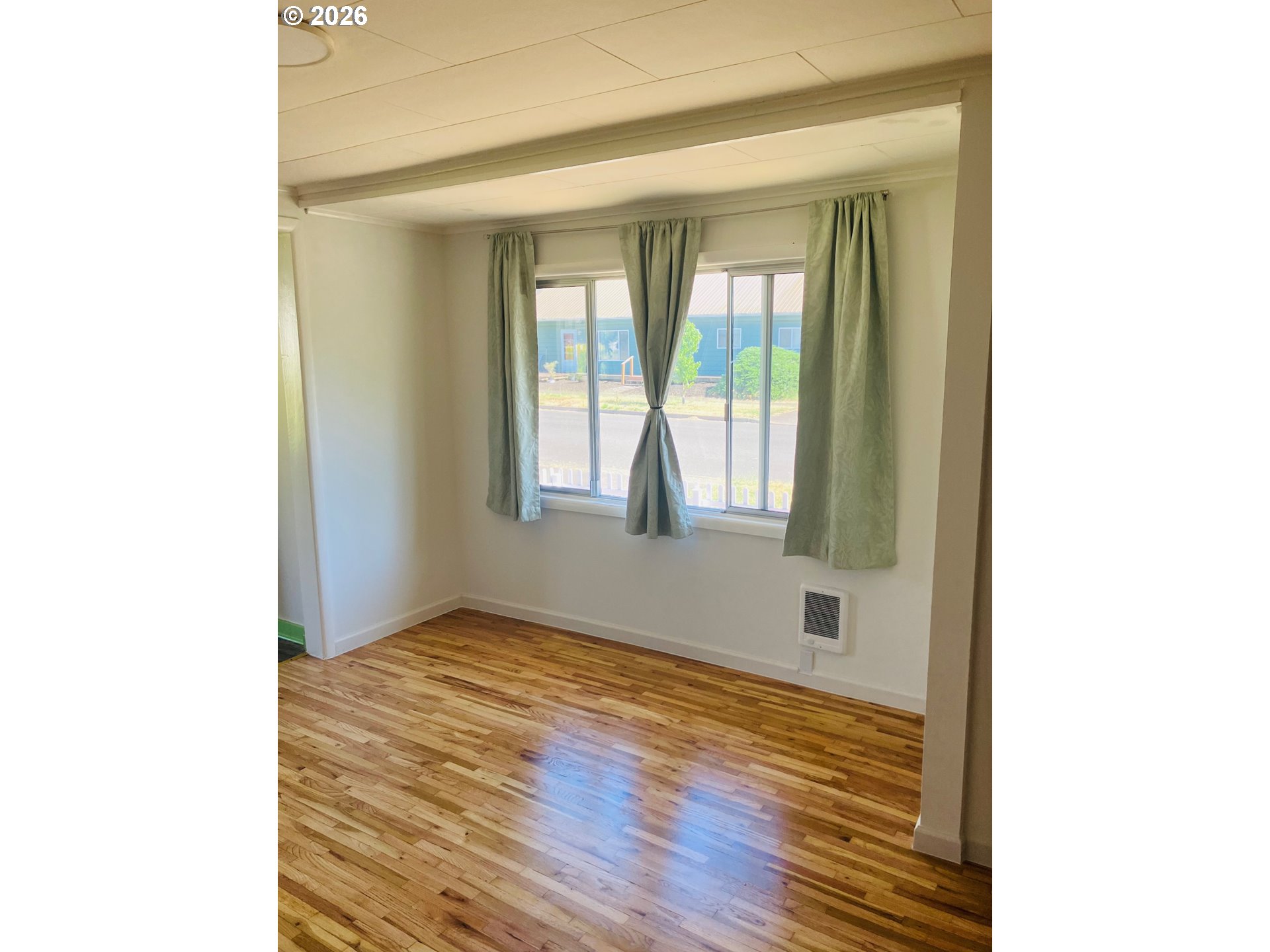 152 West C Street Springfield, OR 97477 - Photo 28 of 39