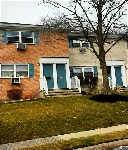 $335,000 | 140 Meyer Ovl, Pearl River, NY 10965