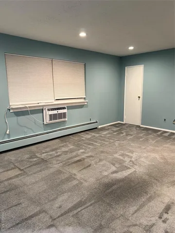 $335,000 | 140 Meyer Ovl, Pearl River, NY 10965