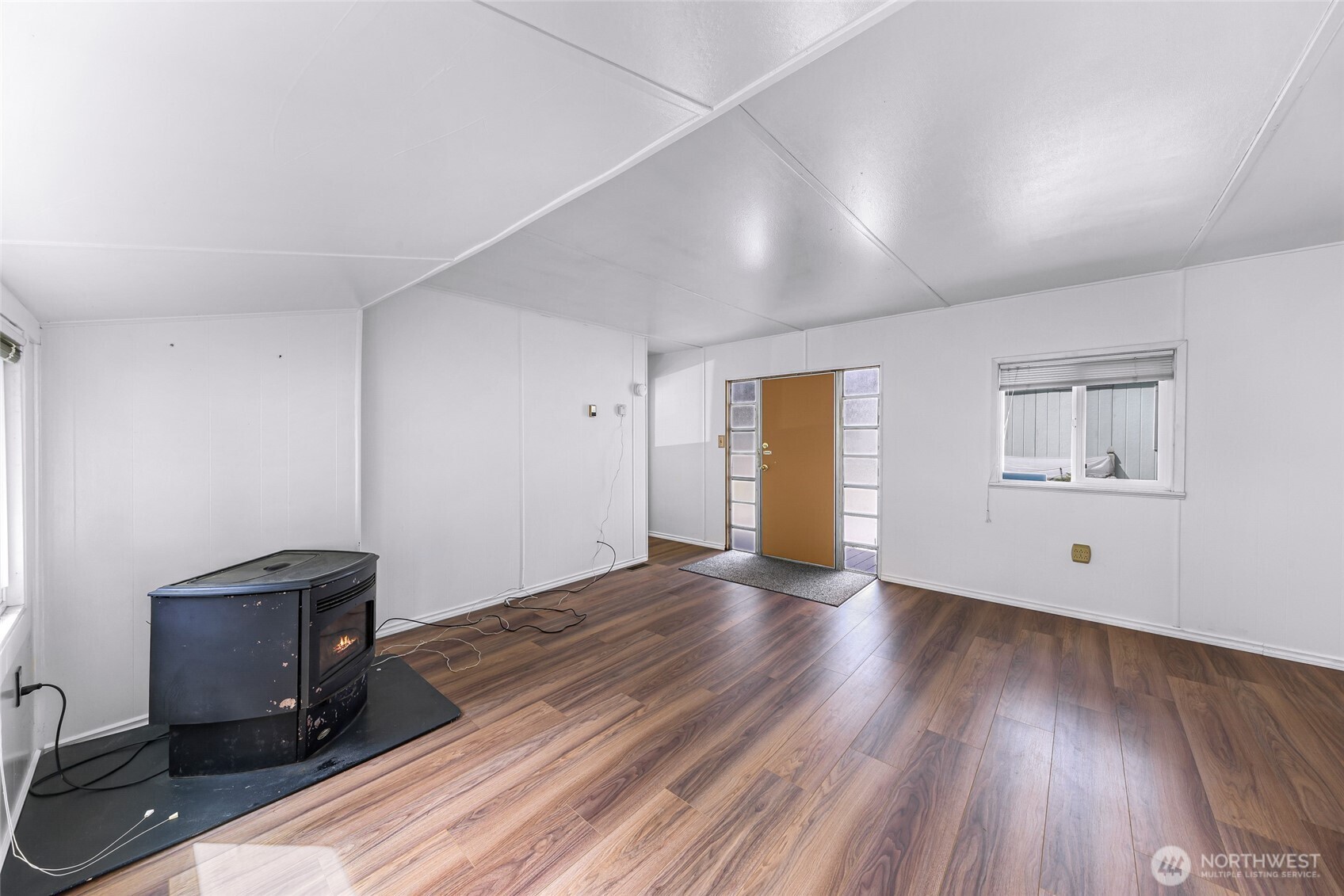 24443 Wicker Road, Unit 6 Sedro-Woolley, WA 98284 - Photo 9 of 33