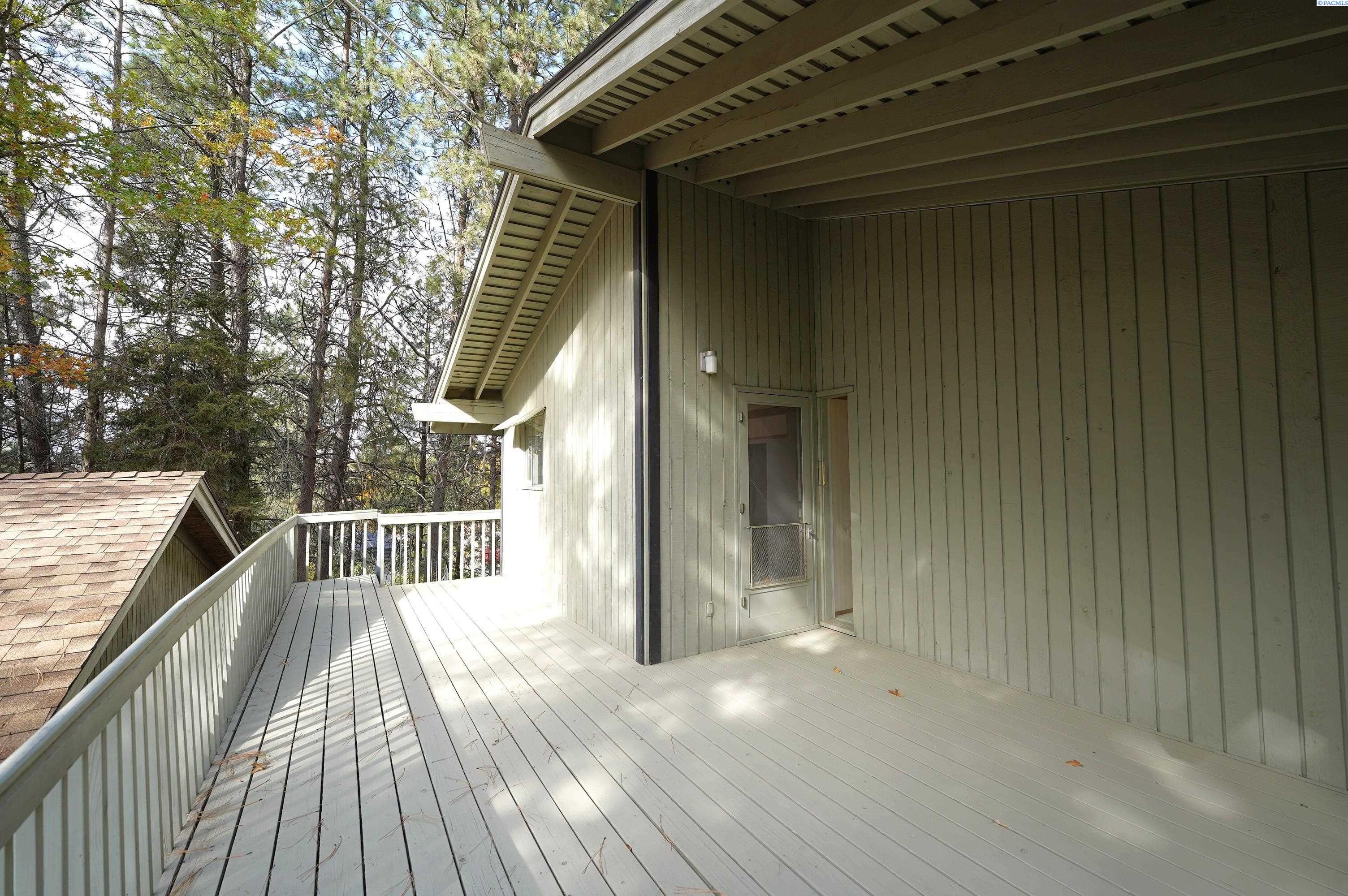 1655 Southwest View Drive Pullman, WA 99163 - Photo 7 of 49 Gallery Image 7
