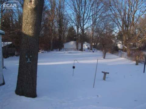 1085 East Judd Road Burton, MI 48529 - Photo 25 of 26 20428433-24.JPG