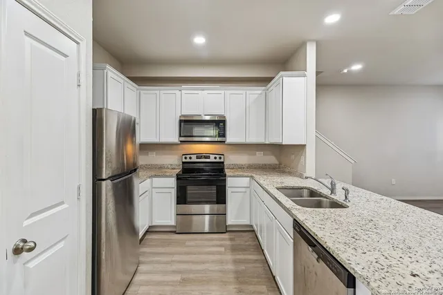 $1,395 | 7356 Misty Ridge Drive, Unit 14, Converse, TX 78109