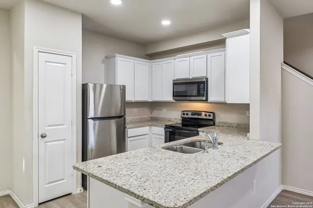 $1,395 | 7356 Misty Ridge Drive, Unit 14, Converse, TX 78109