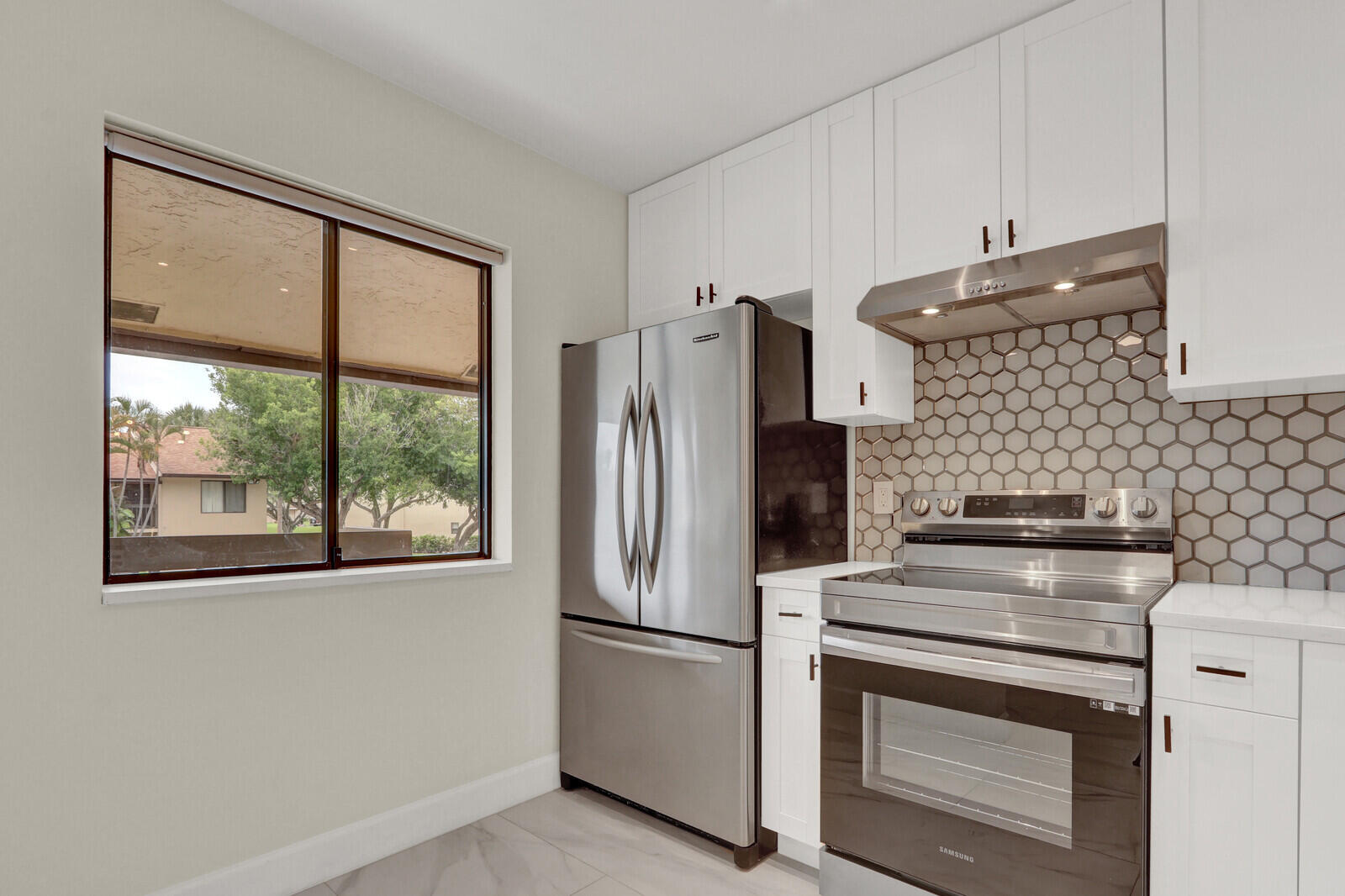 21938 Remsen Terrace, Unit 203 Boca Raton, FL 33433 - Photo 12 of 29 Kitchen