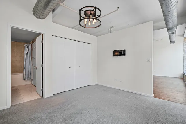 $250,000 | 420 South Clinton Street, Unit 209, Chicago, IL 60607