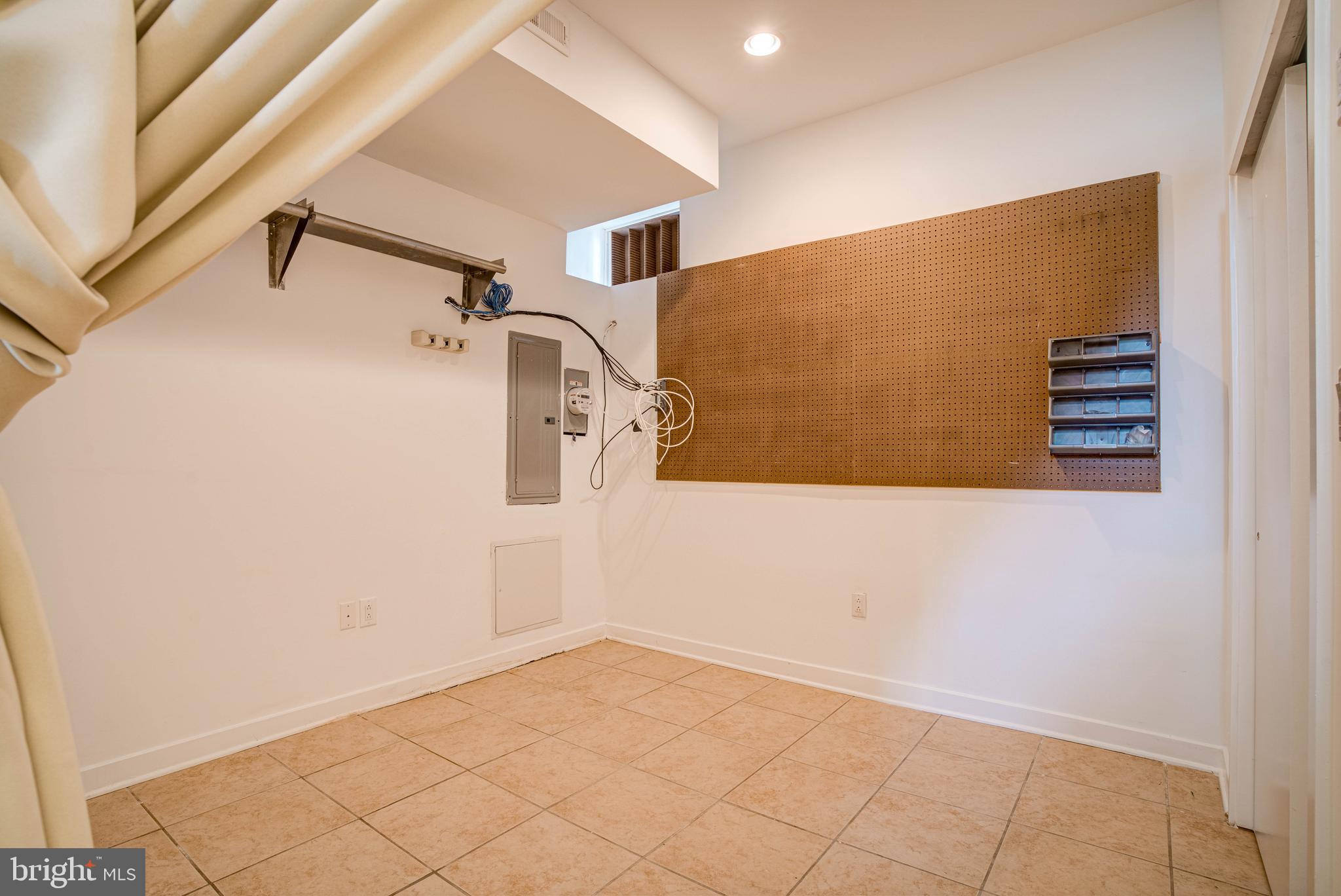 146 Master Street Philadelphia, PA 19122 - Photo 37 of 41