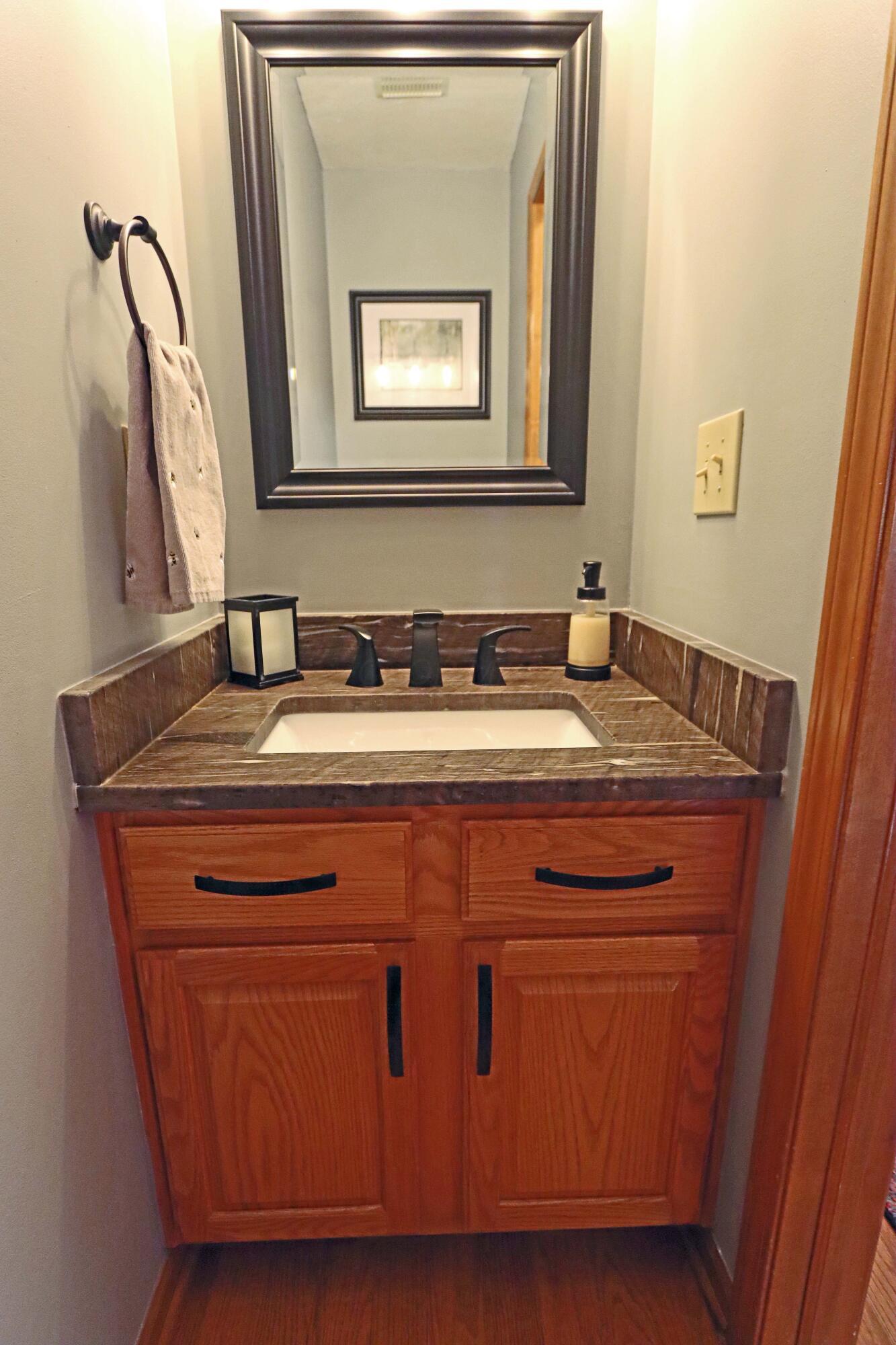 109 Keystoner Way Delaware, OH 43015 - Photo 5 of 53 Powder Room