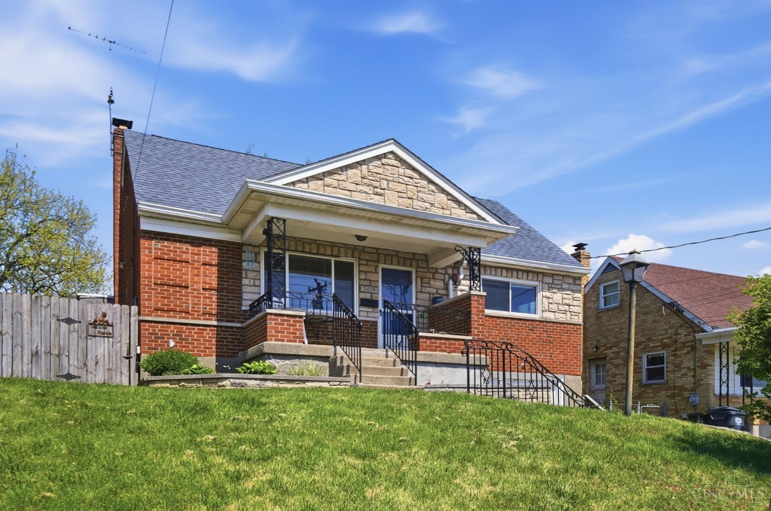 5450 Lawrence Road Cincinnati, OH 45248 - Photo 4 of 51