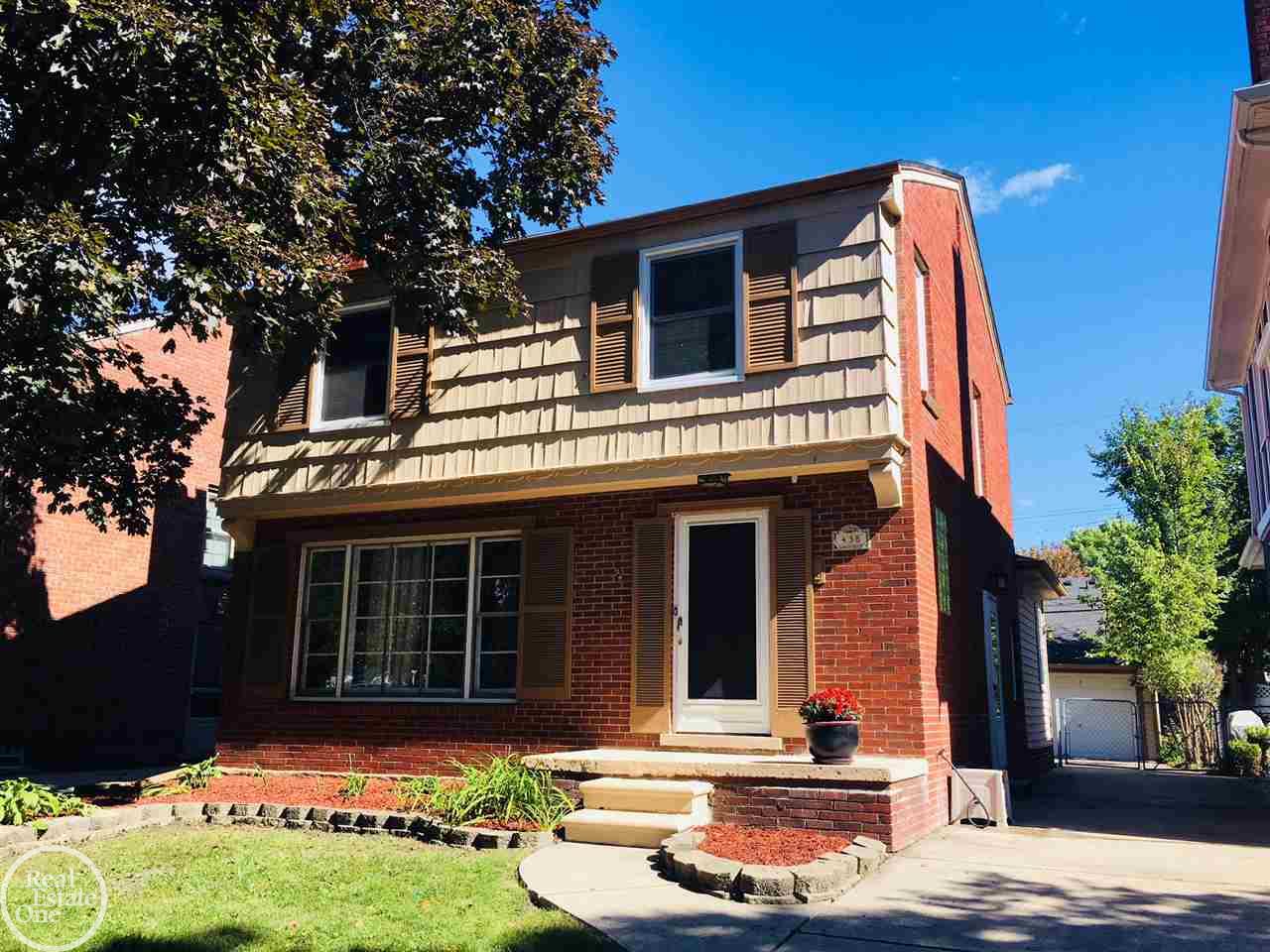 438 Fisher Road Grosse Pointe, MI 48230 - Photo 1 of 21