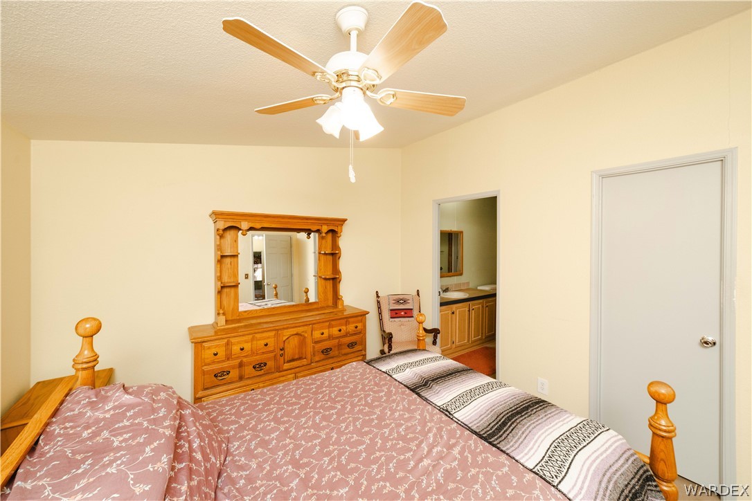 3176 West Malibu Road Golden Valley, AZ 86413 - Photo 13 of 62 Master Bedroom