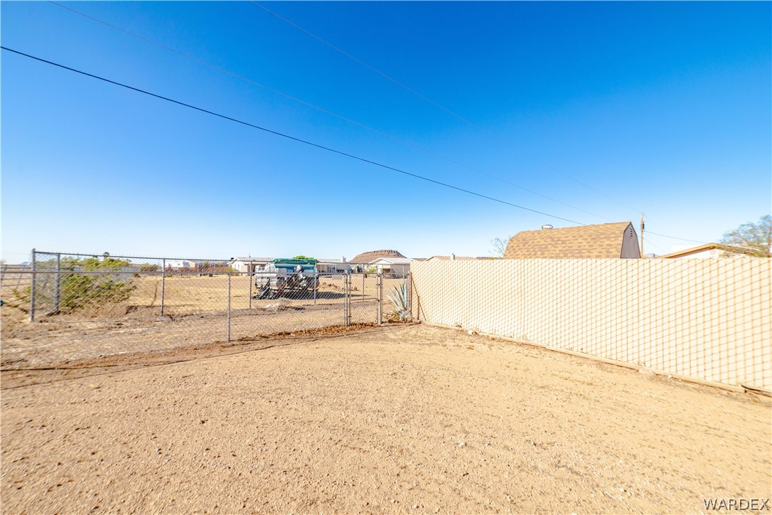 3176 West Malibu Road Golden Valley, AZ 86413 - Photo 42 of 62 Yard
